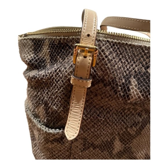 MK Soft stylish shoulder bag bag with side pockets - Picture 10 of 14